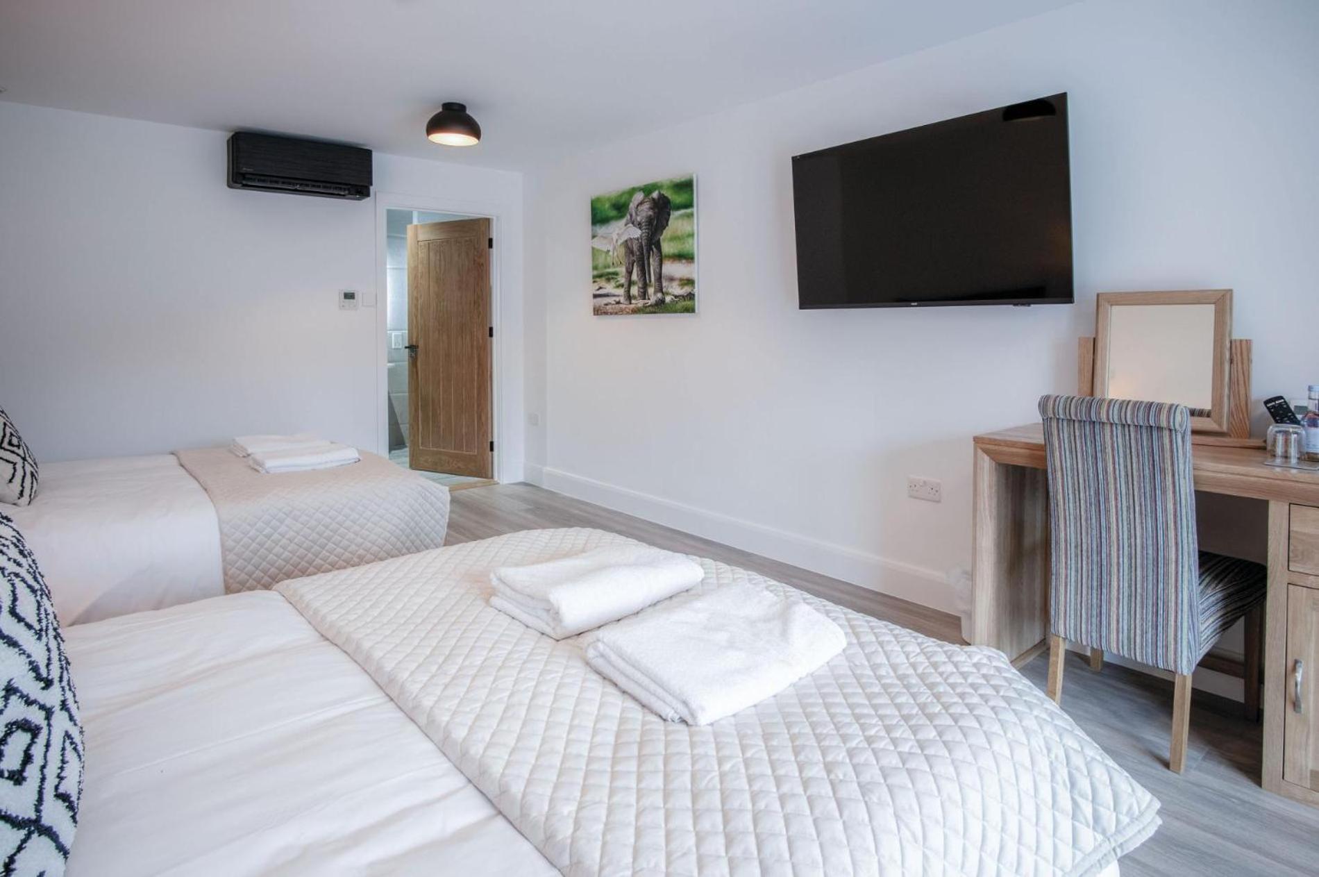 Suite 3 - Sleeping Giant Hotel - Pen Y Cae Inn Brecon Exterior foto